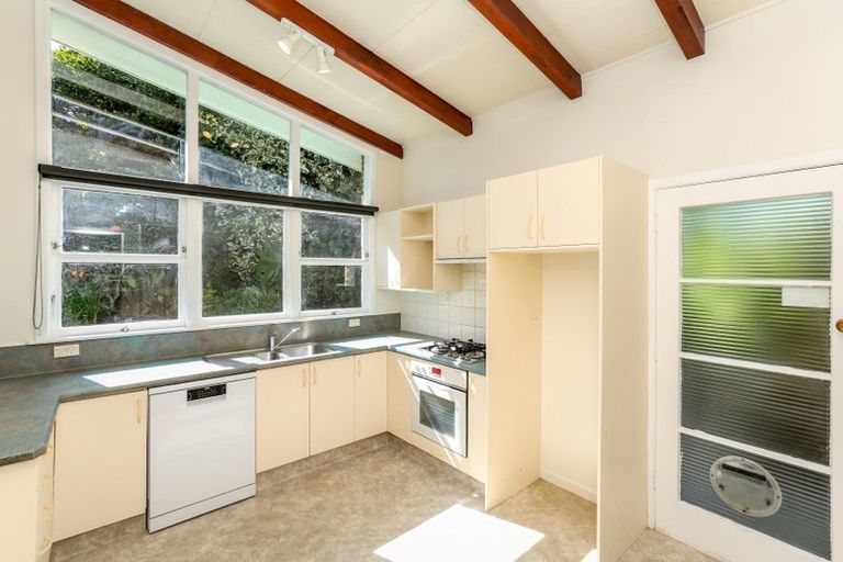 Photo of property in 35a Breakwater Road, Moturoa, New Plymouth, 4310