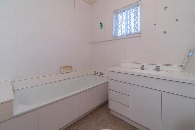 Photo of property in 4 Pine Street, New Lynn, Auckland, 0600