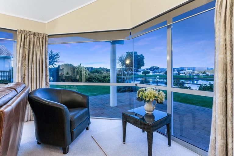 Photo of property in 7 Lakeside Villas, Whitby, Porirua, 5024