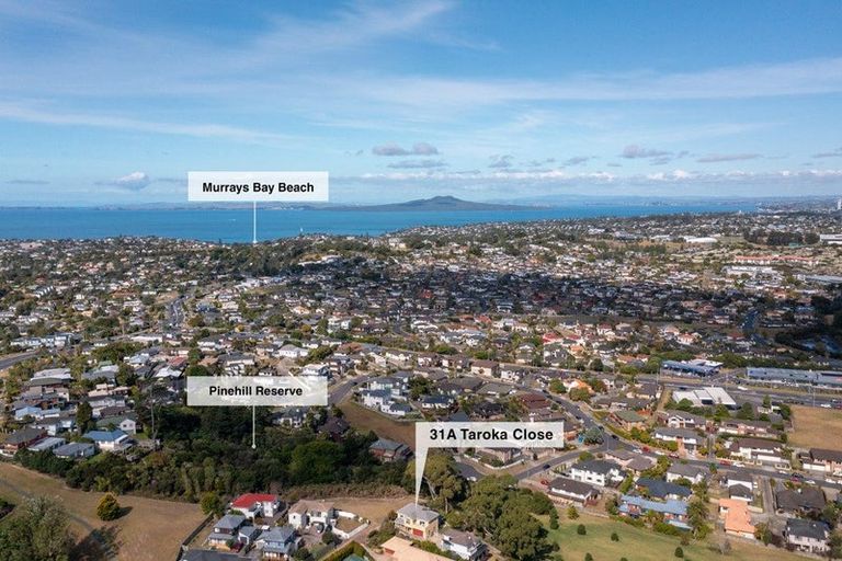 Photo of property in 1/31 Taroka Close, Pinehill, Auckland, 0632