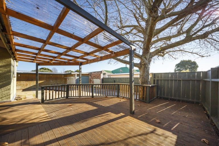 Photo of property in 17 Douglas Street, West End, Palmerston North, 4412