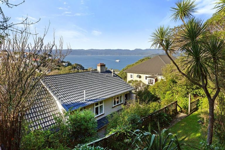 Photo of property in 29 Wadestown Road, Wadestown, Wellington, 6012