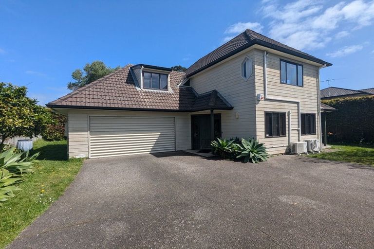 Photo of property in 2/5 Seacliffe Avenue, Belmont, Auckland, 0622