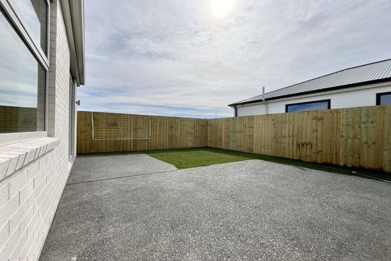 Photo of property in 31 Rita Angus Road, Belfast, 8051