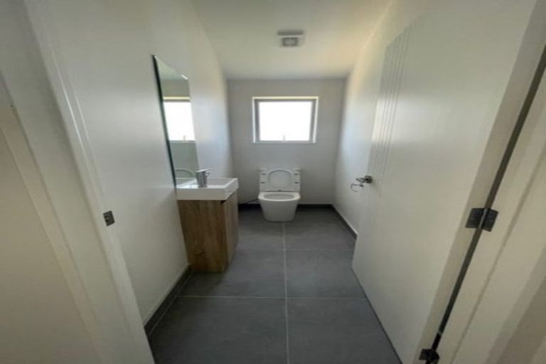 Photo of property in 30 Sorrel Crescent, Bucklands Beach, Auckland, 2012