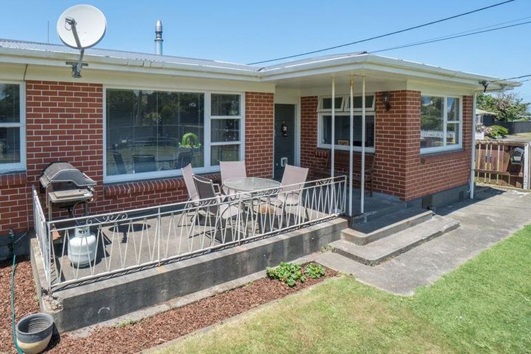 Photo of property in 1 Karaka Street, Hawera, 4610