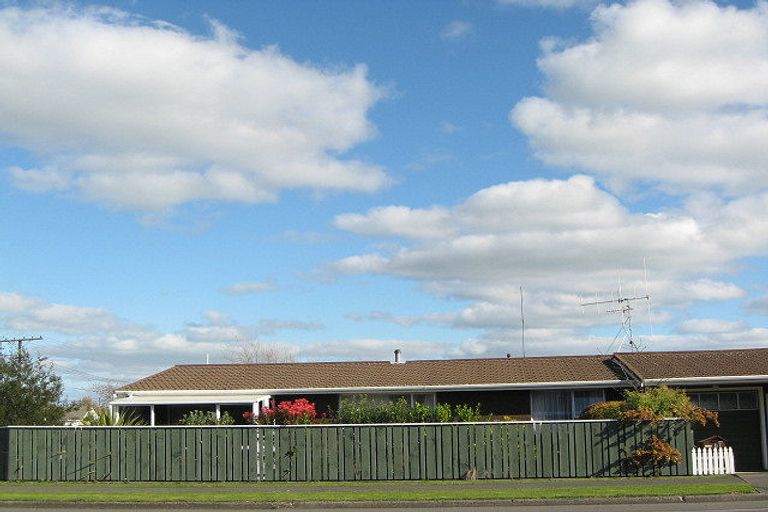 Photo of property in 2 Pukepapa Road, Marton, 4710
