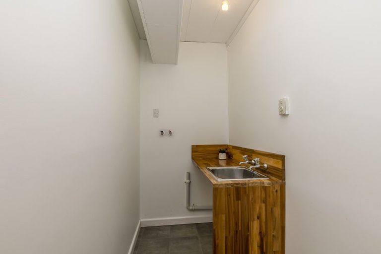 Photo of property in 142 The Ridgeway, Mornington, Wellington, 6021