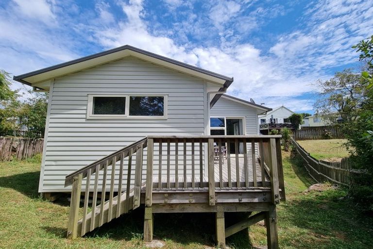 Photo of property in 14 Packham Place, Beach Haven, Auckland, 0626
