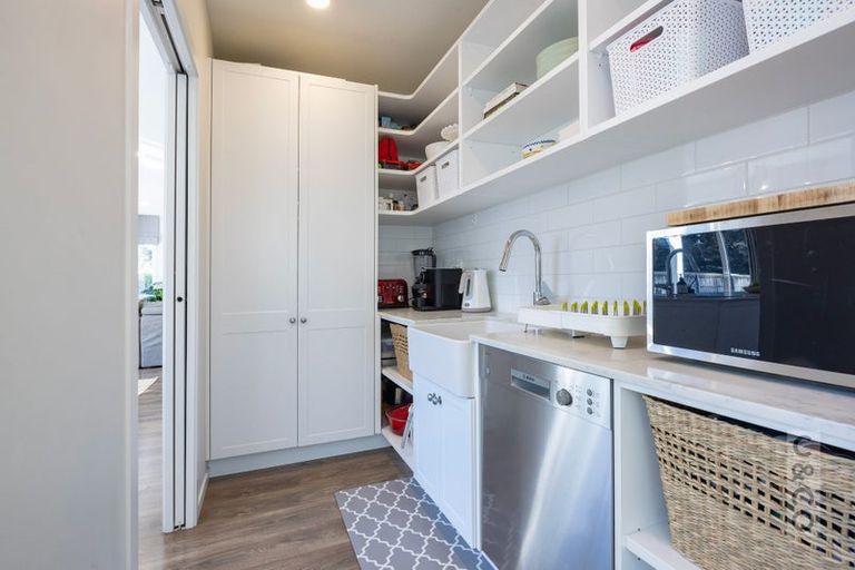 Photo of property in 11 Kahika Grove, Huapai, Kumeu, 0810
