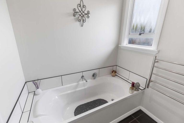 Photo of property in 34 Nottingham Avenue, Awapuni, Palmerston North, 4412