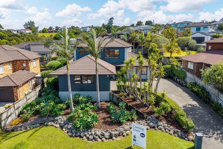 Photo of property in 22 Ballymore Drive, Pinehill, Auckland, 0632