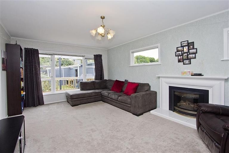Photo of property in 10 Gardiner Grove, Wainuiomata, Lower Hutt, 5014
