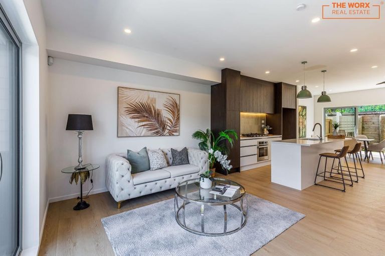 Photo of property in 39 Lawson Creek Street, Massey, Auckland, 0614