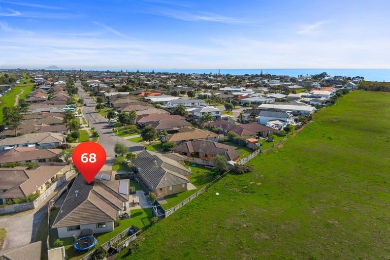 Photo of property in 68 Gibson Place, Papamoa Beach, Papamoa, 3118