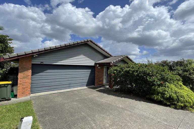 Photo of property in 14 Springtide Place, Red Beach, 0932
