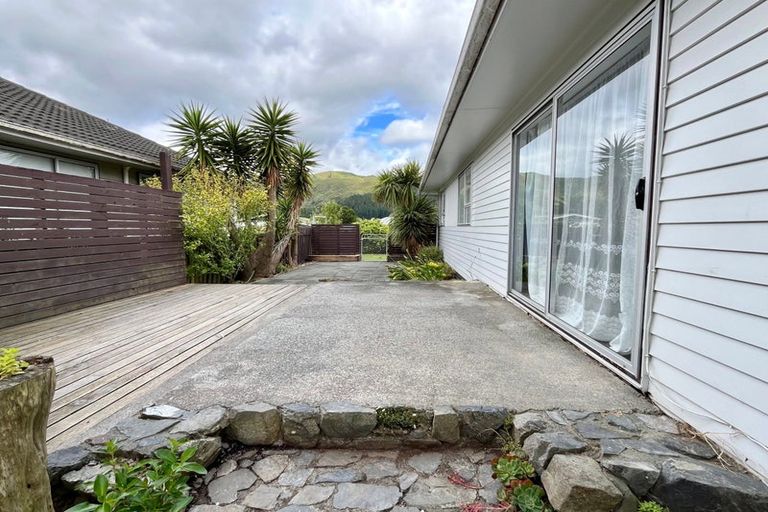 Photo of property in 11 Kendal Grove, Wainuiomata, Lower Hutt, 5014