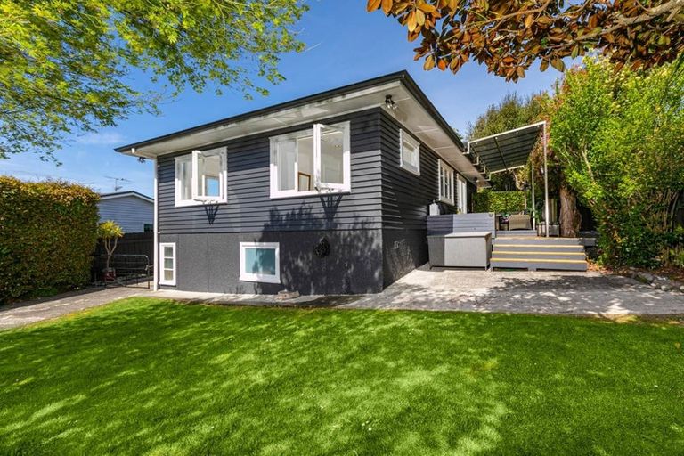 Photo of property in 109 Browns Bay Road, Browns Bay, Auckland, 0630
