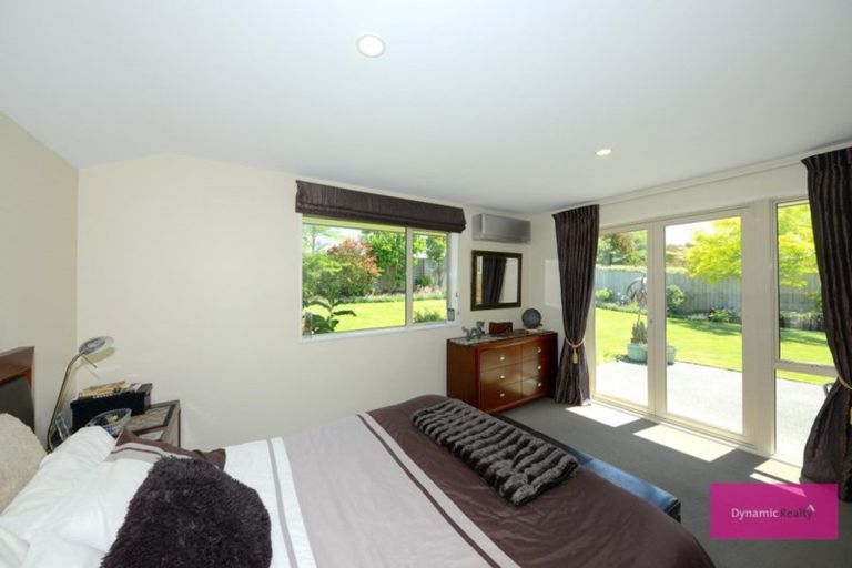 Photo of property in 21 Willowview Drive, Redwood, Christchurch, 8051