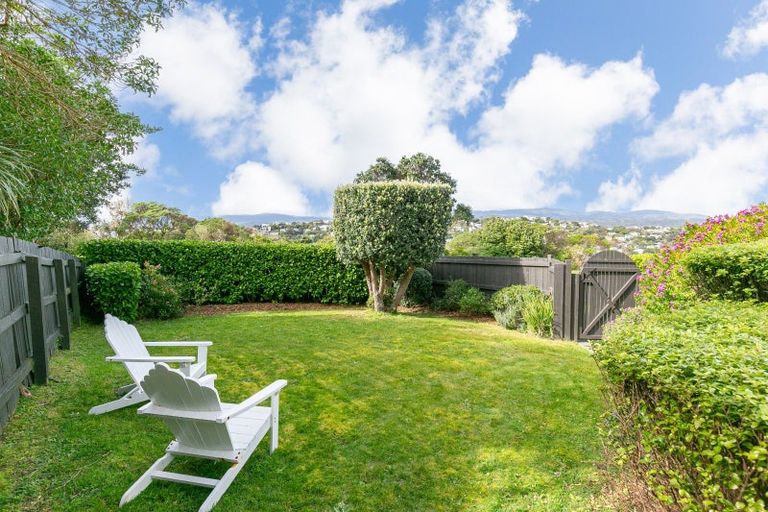 Photo of property in 105 Akaroa Drive, Maupuia, Wellington, 6022