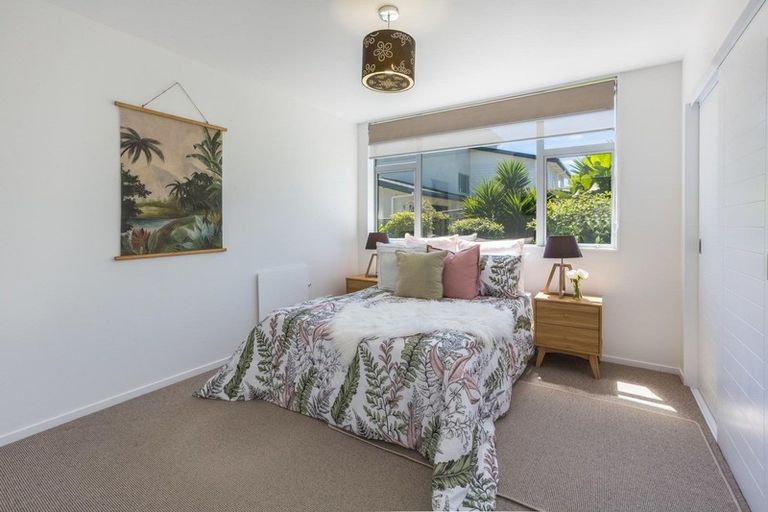 Photo of property in 10 Hanmer Cove, Aotea, Porirua, 5024