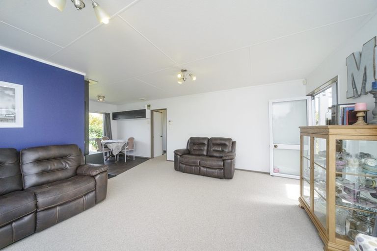 Photo of property in 97 Hillcrest Drive, Kelvin Grove, Palmerston North, 4414