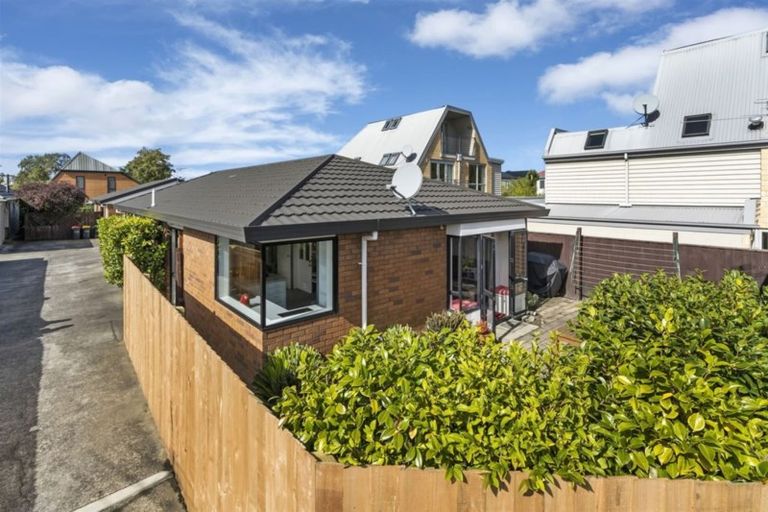 Photo of property in 96a Picton Avenue, Riccarton, Christchurch, 8011