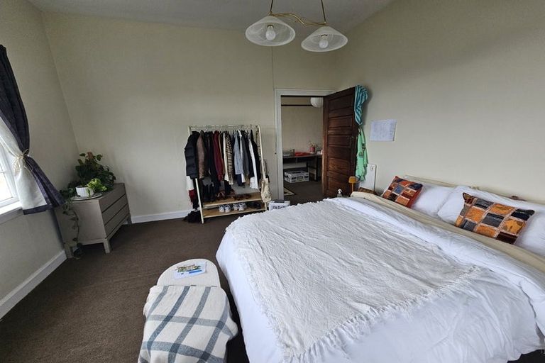 Photo of property in 90 Kelburn Parade, Kelburn, Wellington, 6012