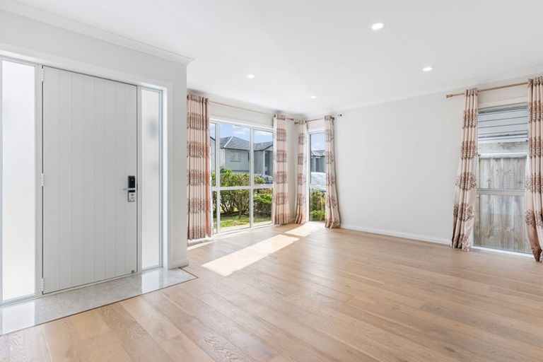 Photo of property in 21 Frisken Road, Flat Bush, Auckland, 2019