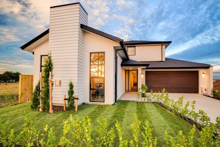 Photo of property in 14 Makete Crescent, Hobsonville, Auckland, 0618