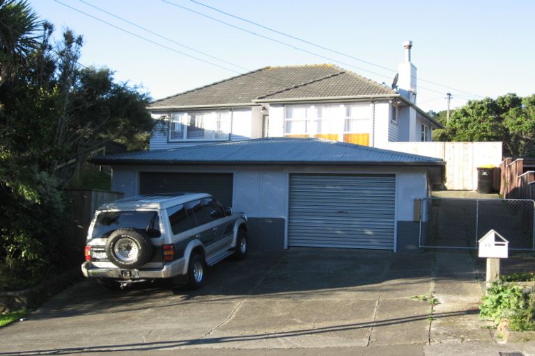 Photo of property in 25 Lyndfield Lane, Newlands, Wellington, 6037