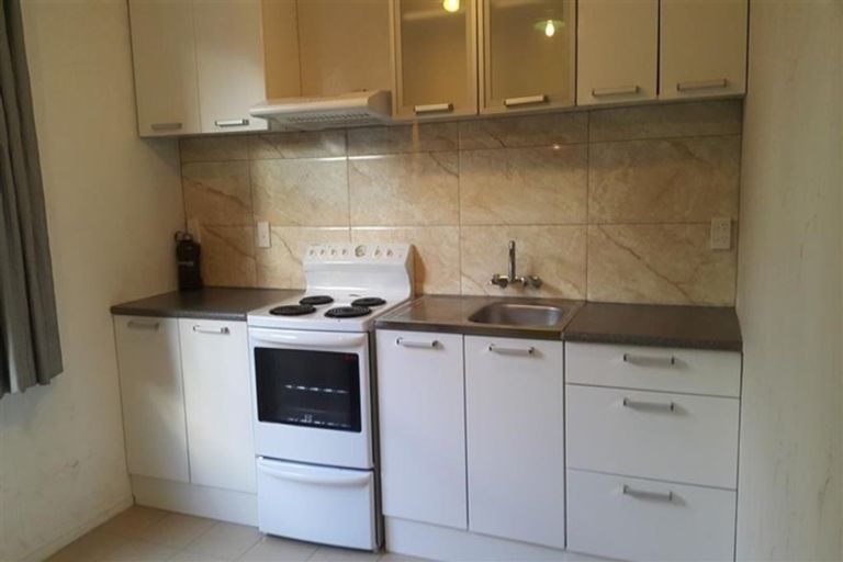 Photo of property in 12a Manuka Road, Glenfield, Auckland, 0629