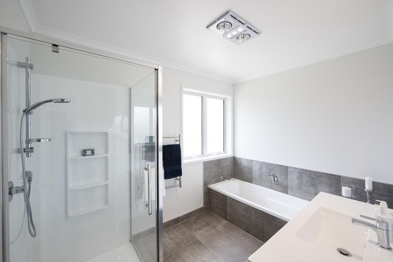 Photo of property in 15 Pitoitoi Drive, Riverhead, 0820