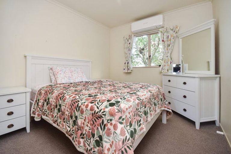 Photo of property in 20 Longview Rise, Massey, Auckland, 0614