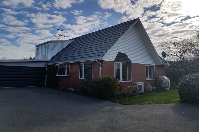 Photo of property in 3 Kingham Place, Avonhead, Christchurch, 8042