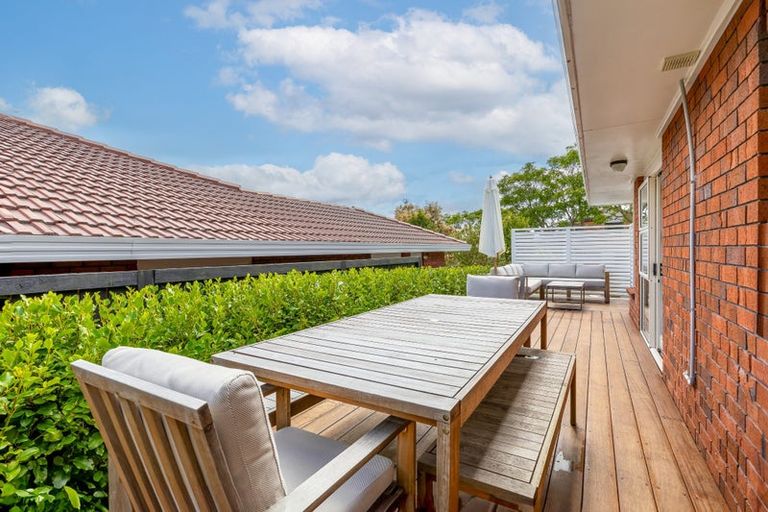 Photo of property in 1a Compass Place, Te Atatu Peninsula, Auckland, 0610