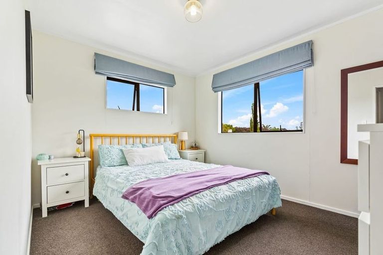 Photo of property in 80 Kervil Avenue, Te Atatu Peninsula, Auckland, 0610