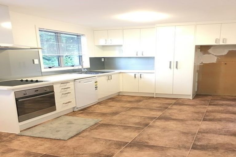 Photo of property in 16 Geordie Street, Henderson, Auckland, 0612