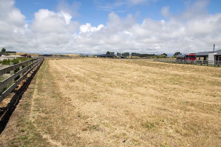 Photo of property in 15 Roma Way, Waitarere, 5510