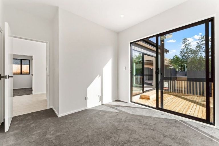 Photo of property in 19b Red Beach Road, Red Beach, 0932