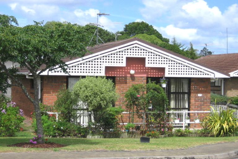 Photo of property in Shepherds Park Retirement Village, 7/2 John Bracken Way, Beach Haven, Auckland, 0626