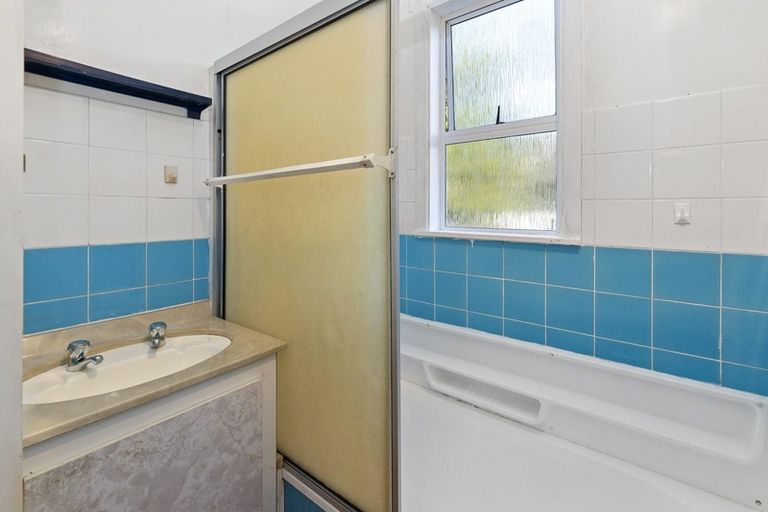 Photo of property in 85 Scenic Drive, Titirangi, Auckland, 0604