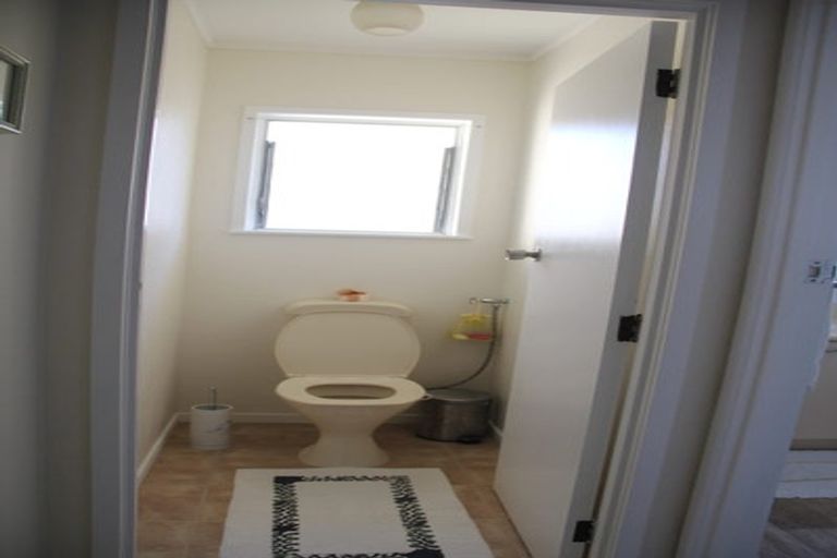 Photo of property in 50 Knightsbridge Drive, Forrest Hill, Auckland, 0620