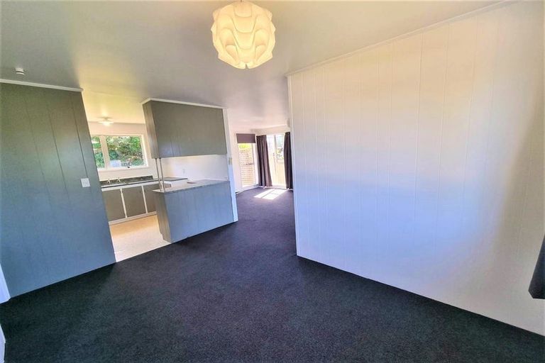 Photo of property in 75 Solar Road, Glen Eden, Auckland, 0602