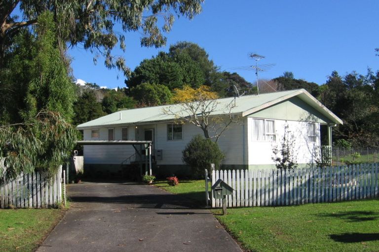 Photo of property in 6 Pitcher Place, Glen Eden, Auckland, 0602