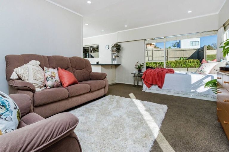 Photo of property in 1/25 Mayall Avenue, Beach Haven, Auckland, 0626