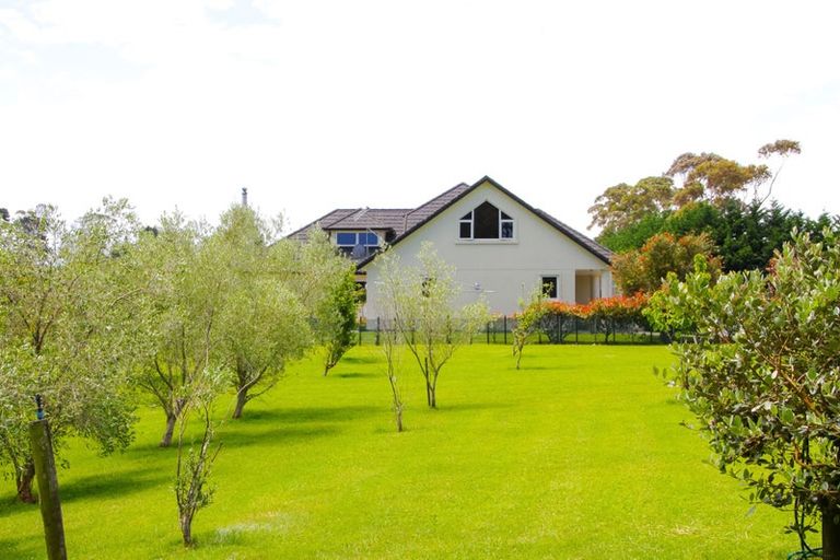 Photo of property in 28 Robert Ross Place, Clendon Park, Auckland, 2103