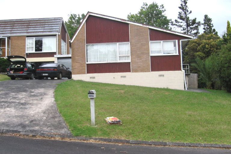 Photo of property in 2/10 Lancelot Place, Glenfield, Auckland, 0629