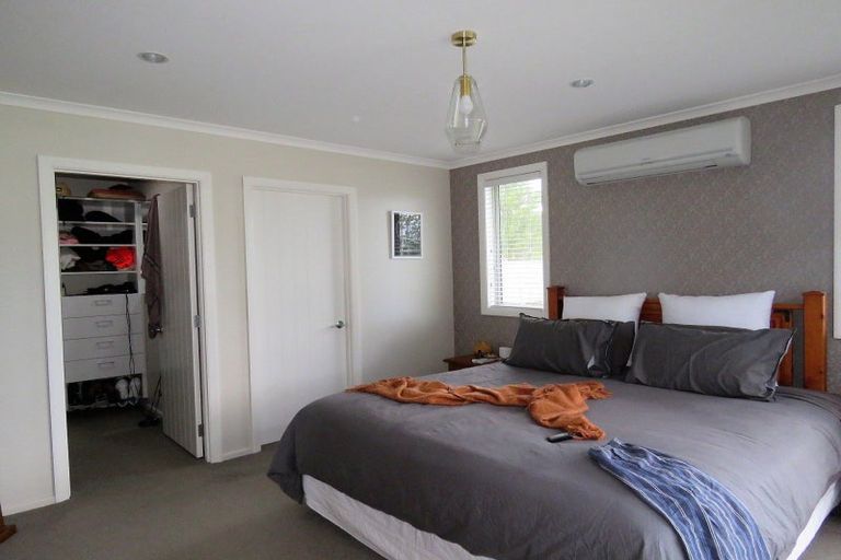 Photo of property in 96 Brougham Street, Westport, 7825