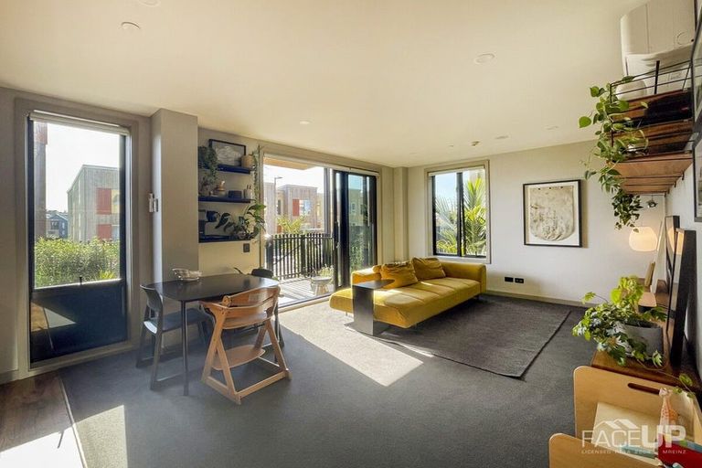 Photo of property in 102/2 Launch Road, Hobsonville, Auckland, 0616